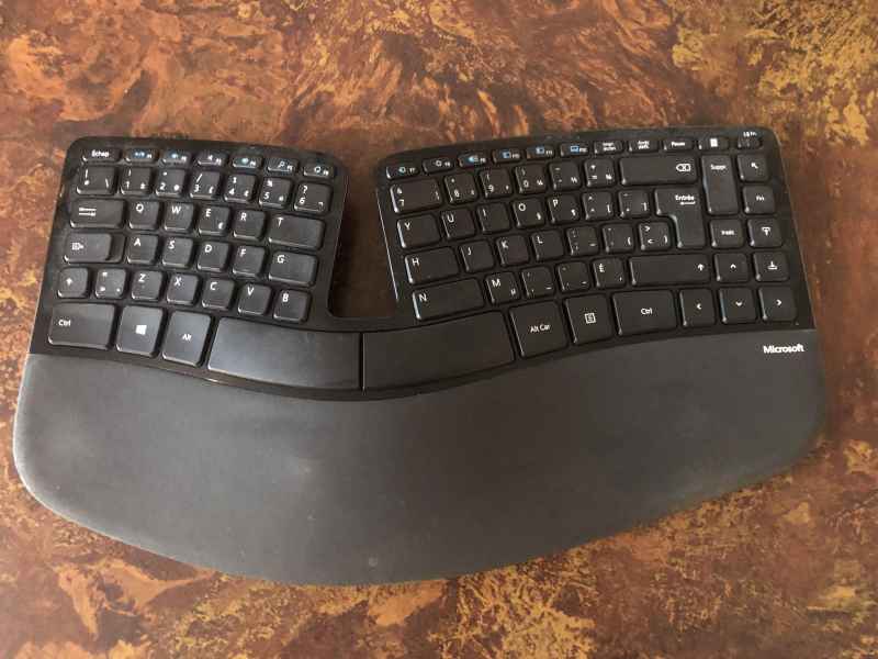 clavier ergonomique courbé